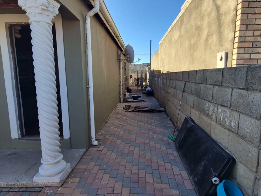 3 Bedroom Property for Sale in Zwide Eastern Cape
